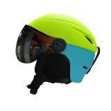 Ski-helmet-with-visor