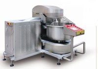 Automatic tipping dough kneading mixer