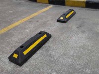 Black & Yellow Reflective Rubber Car Parking Wheel Stops