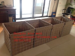 Defensive wall welded gabioin box