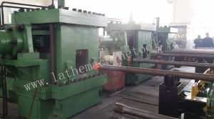 Automatic control tubing upsetting press for oil pipe