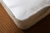 Waterproof PVC/Vinyl Coated Terry Mattress Protectors (Incontinence Medical Bed Pads)