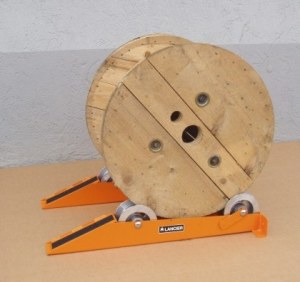 Track type cable drum jacks