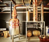Newly designed 1000-liter gin copper distillation equipment