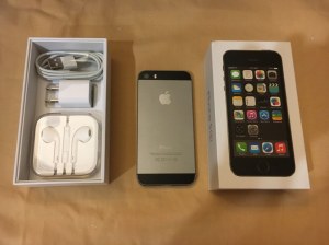 Apple iPhone 5s - 32 GB - Space Gray - Factory Unlocked