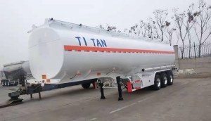 What is the difference between powder tank trucks of different materials?