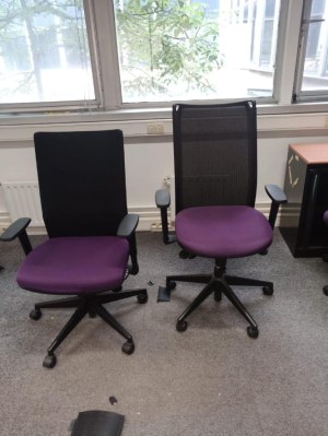 LOT DE FAUTEUILS DE BUREAU A ROULETTE AVEC ACCOUDOIR