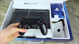 SONY PLAYSTATION 4 Launch Edition PS4 - 500 GB - 4 x FREE Games