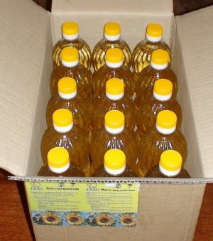 Refined sunflower oil in 1 liter pet bottles