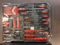 BATCH OF TOOLS SUITCASES