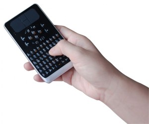 Bluetooth 3.0 wireless + full keyboard + gyroscope mouse