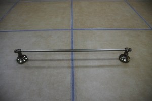 Metal towel bar